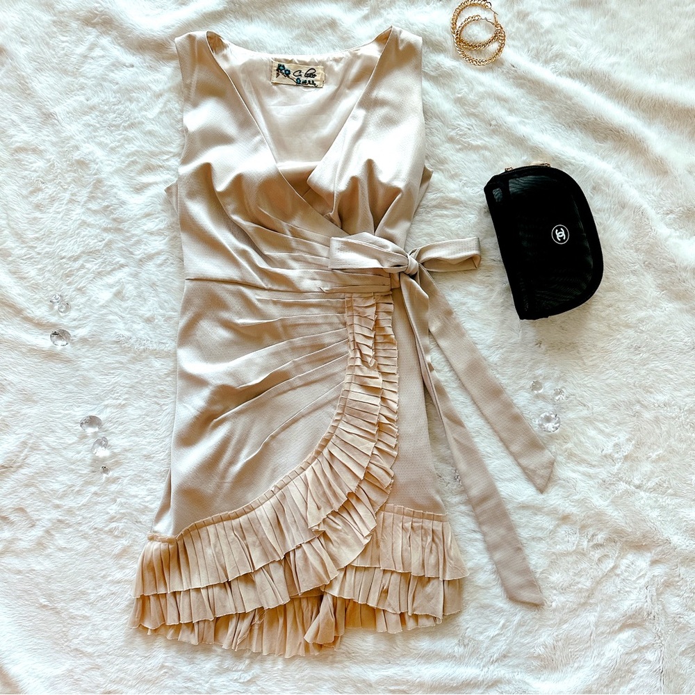 GORGEOUS WRAP DRESS - Creme - Size small
